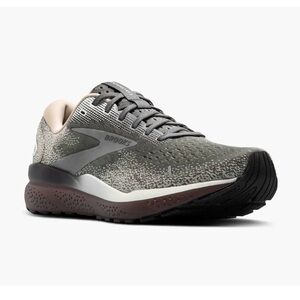 Brooks Saturdays Collaboration worn once sold out